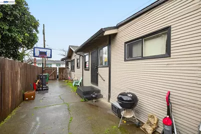 2724 22nd St, Oakland, CA 94601 - Photo 14