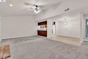 1820 Willow Creek Dr, Tracy, CA 95376 - Photo 12