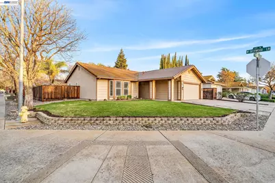 1820 Willow Creek Drive, Tracy, CA 95376 - Photo 2