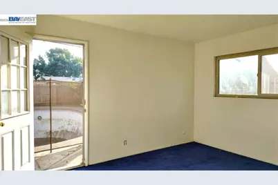 3284 Pine Ave, Fresno, CA 93703 - Photo 8