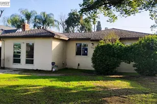 3284 Pine Ave, Fresno, CA 93703 - Photo 1