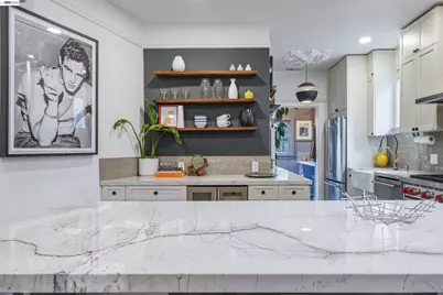 321 Caselli Ave, San Francisco, CA 94114 - Photo 18