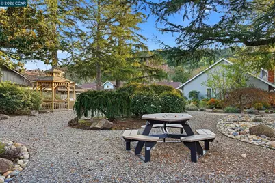 187 Miramonte Dr, Moraga, CA 94556 - Photo 38