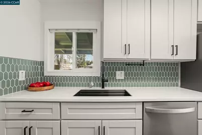 1346 Montana Dr, Concord, CA 94521 - Photo 6