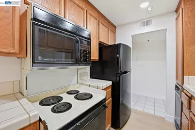 1400 Carpentier St #315, San Leandro, CA 94577 - Photo 8