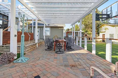 19554 Alana Rd, Castro Valley, CA 94546 - Photo 26