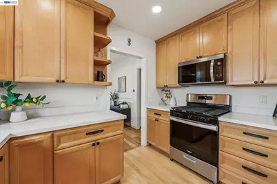 1211 Court St, Alameda, CA 94501 - Photo 12