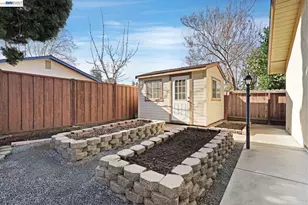 1674 Kasba St, Concord, CA 94518 - Photo 32