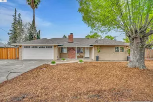 1954 Treadway Ln, Pleasant Hill, CA 94523 - Photo 2