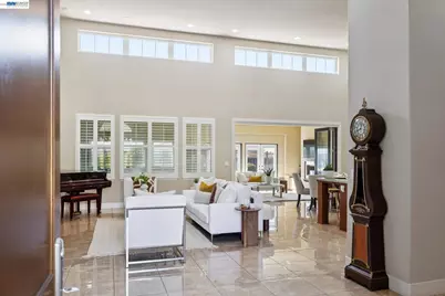 73 Stonebrae Rd, Hayward, CA 94542 - Photo 4