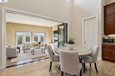 73 Stonebrae Rd, Hayward, CA 94542 - Photo 16