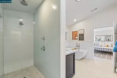 6165 Doncaster Pl, Oakland, CA 94611 - Photo 32