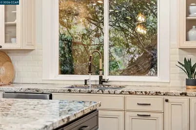 6165 Doncaster Pl, Oakland, CA 94611 - Photo 14