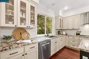 6165 Doncaster Pl, Oakland, CA 94611 - Photo 16