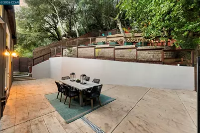 6165 Doncaster Pl, Oakland, CA 94611 - Photo 44