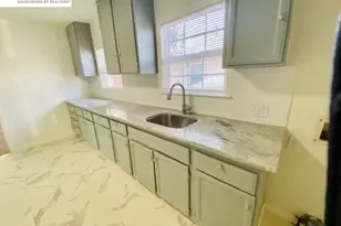 2226 109th Ave, Oakland, CA 94603 - Photo 6