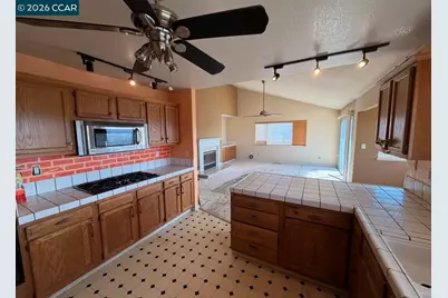 418 Highland Ct, Concord, CA 94520 - Photo 6