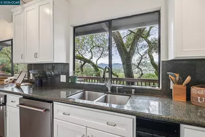 858 Mountain View Dr, Lafayette, CA 94549 - Photo 18