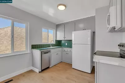 650 Hillsborough St, Oakland, CA 94606 - Photo 12