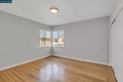 650 Hillsborough St, Oakland, CA 94606 - Photo 10