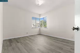 650 Hillsborough St, Oakland, CA 94606 - Photo 26