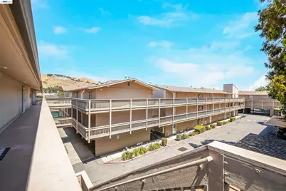 260 Industrial Pkwy #47, Hayward, CA 94544 - Photo 2