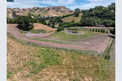 60 Hampton Road, Martinez, CA 94553 - Photo 8