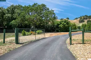 60 Hampton Rd, Martinez, CA 94553 - Photo 40