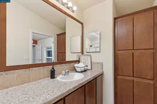 60 Hampton Rd, Martinez, CA 94553 - Photo 26