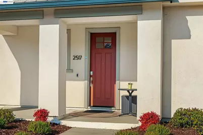 2517 Cyan Dr, Fairfield, CA 94533 - Photo 2