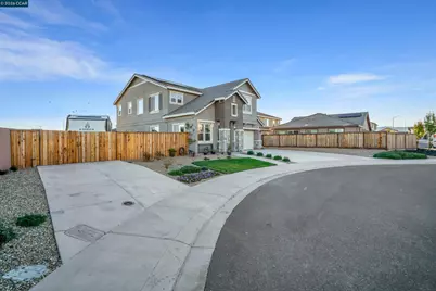 2037 Shrike Ct, Vacaville, CA 95688 - Photo 4