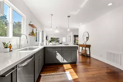 3920 Edgemoor Pl, Oakland, CA 94605 - Photo 12