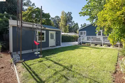 3920 Edgemoor Pl, Oakland, CA 94605 - Photo 38