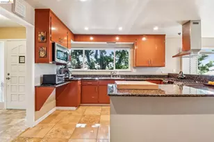 11023 Cameron Ave, Oakland, CA 94605 - Photo 14