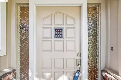 11023 Cameron Ave, Oakland, CA 94605 - Photo 6