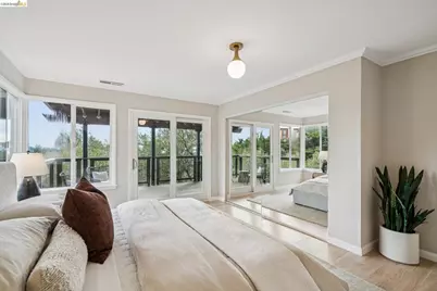 1925 Manzanita Dr, Oakland, CA 94611 - Photo 28