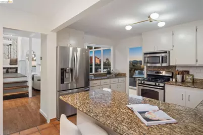 1925 Manzanita Dr, Oakland, CA 94611 - Photo 54