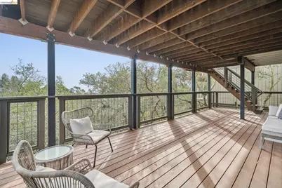 1925 Manzanita Dr, Oakland, CA 94611 - Photo 32