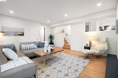 22 Rydal Ct, Oakland, CA 94611 - Photo 32