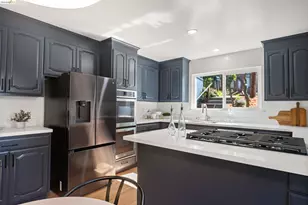 22 Rydal Ct, Oakland, CA 94611 - Photo 8