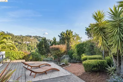 7084 Westmoorland Dr, Berkeley, CA 94705 - Photo 48