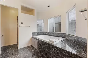 2745 Butters Dr, Oakland, CA 94602 - Photo 22