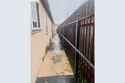6230 Hayes St, Oakland, CA 94621 - Photo 6