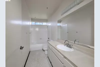 8093 Del Monte Ave, Newark, CA 94560 - Photo 18