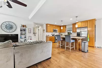 156 Tiki Ln, Pittsburg, CA 94565 - Photo 6