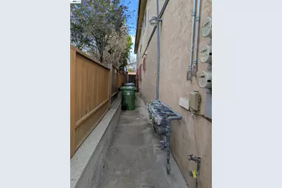 2550 Damuth St, Oakland, CA 94602 - Photo 6