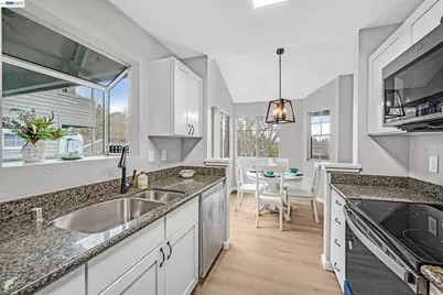 7815 Canyon Meadow Cir #H, Pleasanton, CA 94588 - Photo 14
