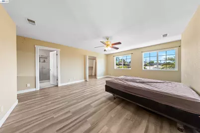 2102 Overhill Rd, Concord, CA 94520 - Photo 32