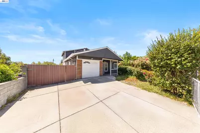 2102 Overhill Rd, Concord, CA 94520 - Photo 2