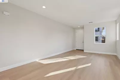 108 Creek View Cir, Fairfield, CA 94533 - Photo 4